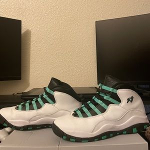 Jordan 10s retro Seattle